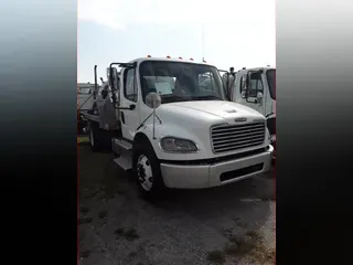 2016 Freightliner M2 106