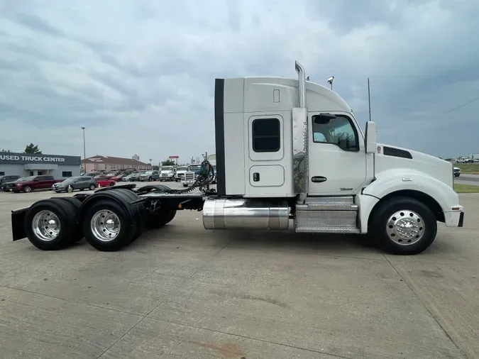 2020 KENWORTH T880