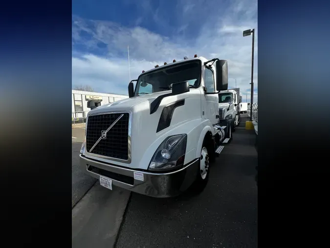 2016 VOLVO VNL42TRACTOR4901904d26694bb905a5732c290c223f