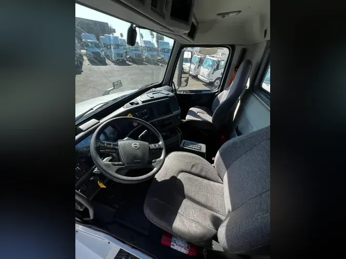 2019 VOLVO VNL64T-30049069a24fbda45417dc7cc37270b9312