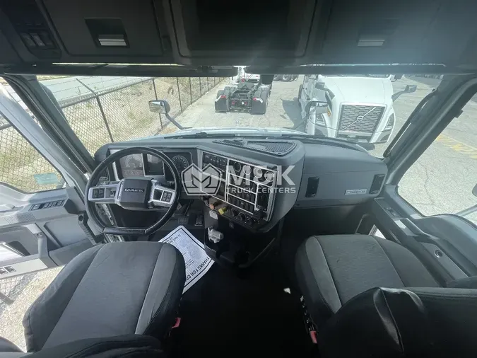 2019 MACK AN64T