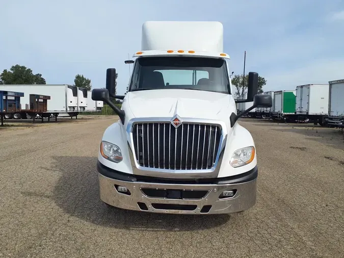 2019 NAVISTAR INTERNATIONAL LT625 DAYCAB T/A