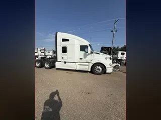 2021 KENWORTH T680