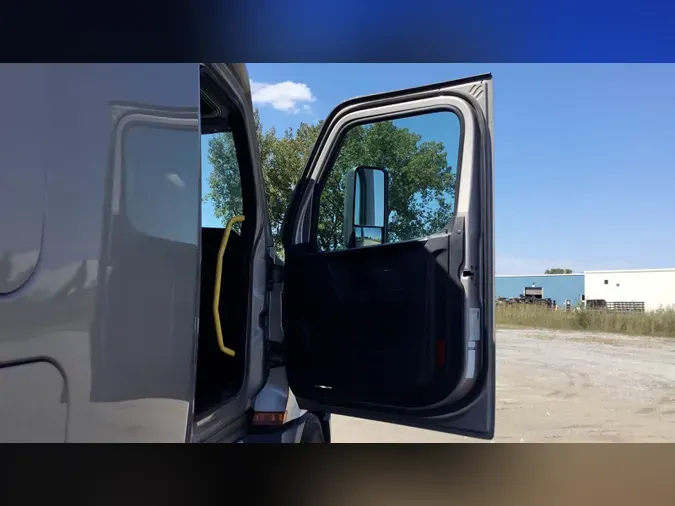 2024 Freightliner Cascadia 126