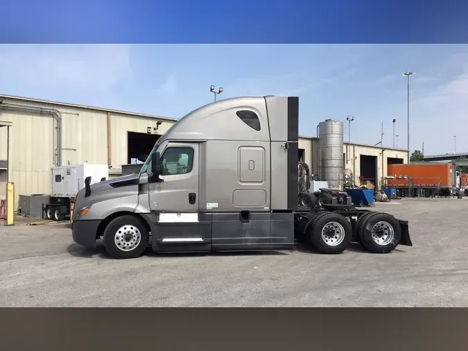 2022 Freightliner Cascadia 126