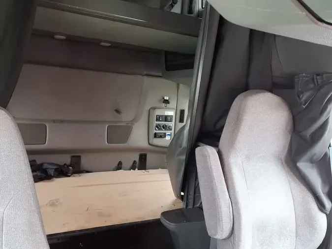 2019 NAVISTAR INTERNATIONAL LT625 SLPR CAB