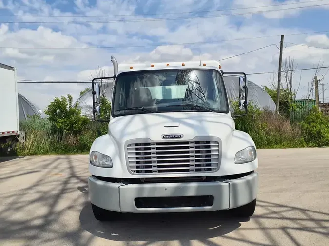 2015 FREIGHTLINER M2 106