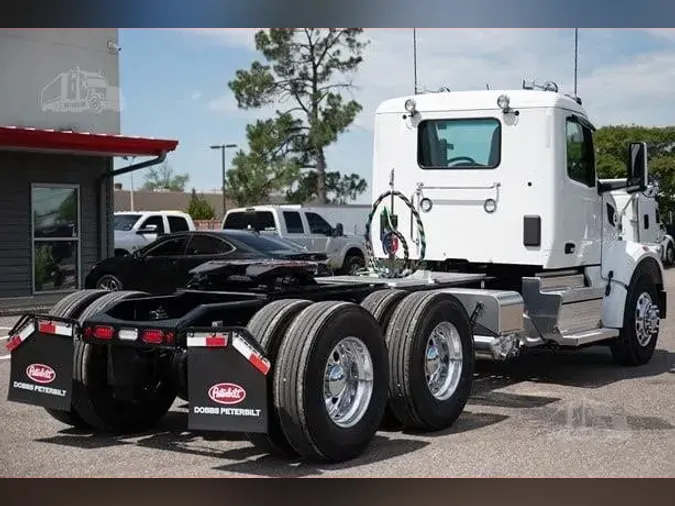 2025 PETERBILT 567