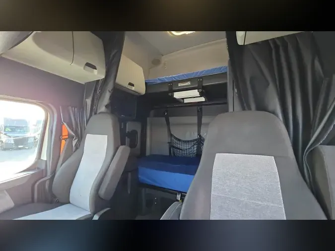 2022 Freightliner Cascadia 126
