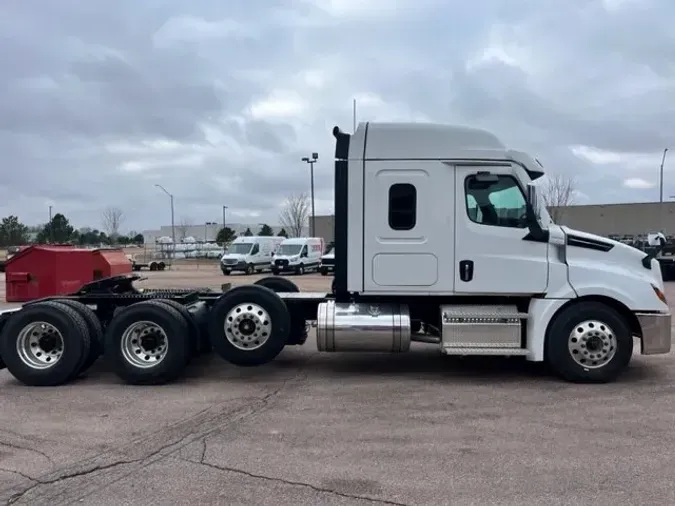 2025 Freightliner New Cascadia