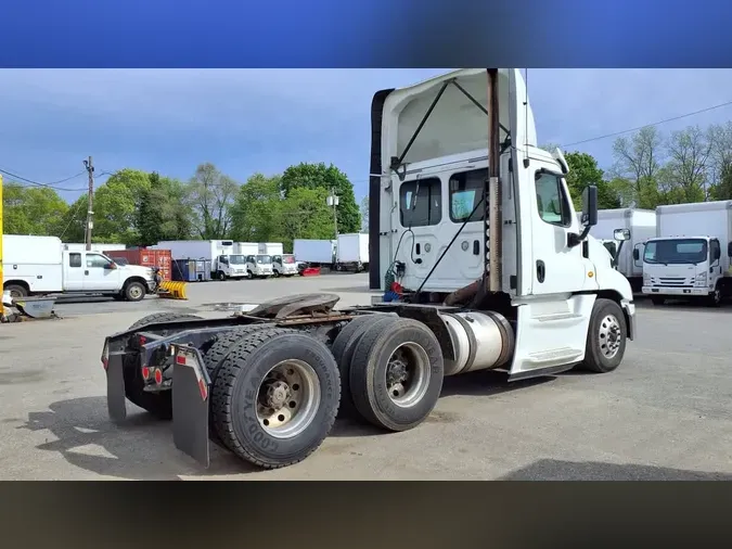 2018 FREIGHTLINER/MERCEDES CASCADIA 125
