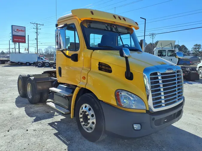 2017 FREIGHTLINER/MERCEDES CASCADIA 113