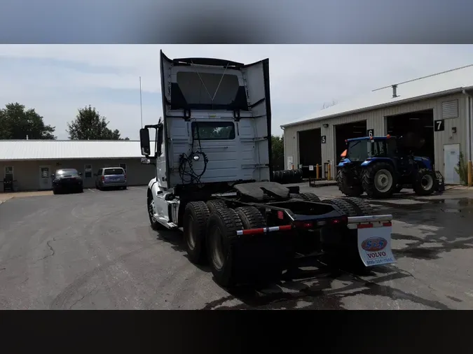 2018 Volvo VNL300