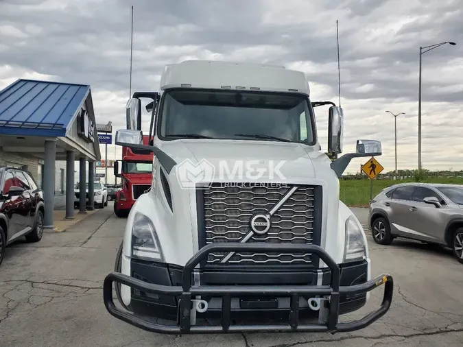 2021 VOLVO VNL64T740
