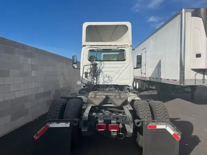 2019 NAVISTAR INTERNATIONAL RH613 DAYCAB S/A