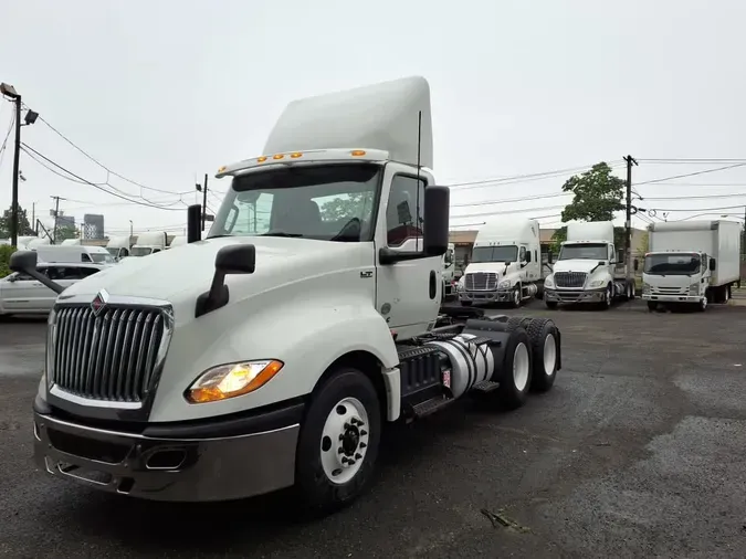2019 NAVISTAR INTERNATIONAL LT625 DAYCAB T/A