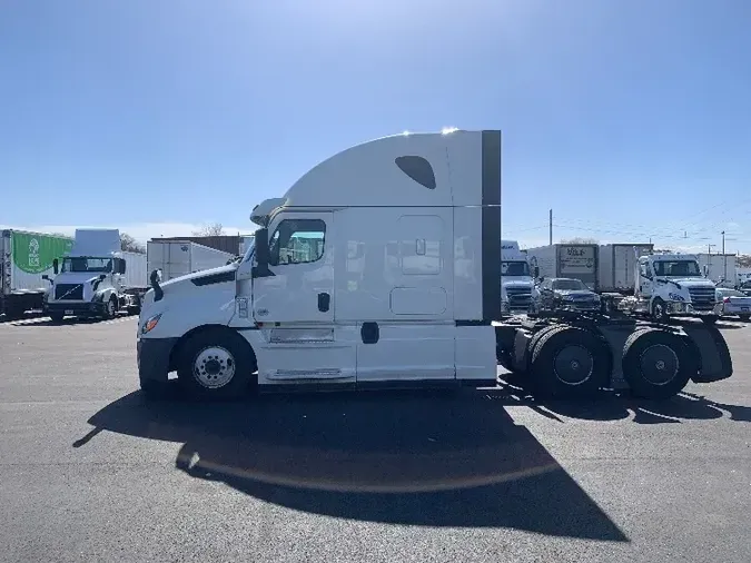 2019 Freightliner T12664ST