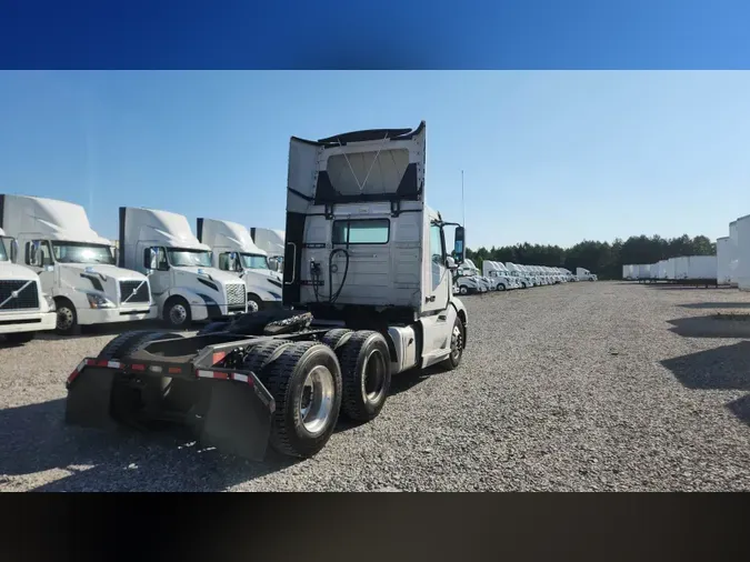 2019 Volvo VNL300