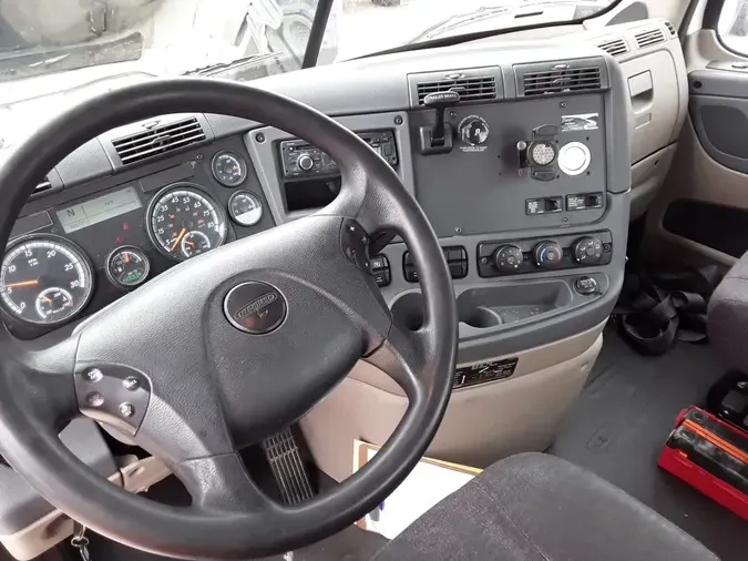 2017 FREIGHTLINER CASCADIA 125
