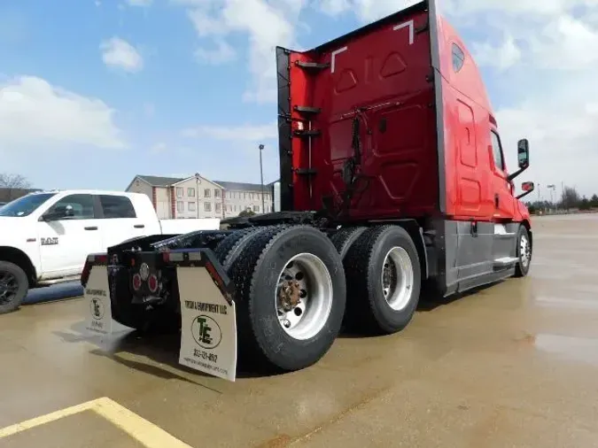 2020 Freightliner Cascadia