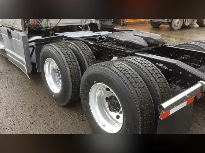 2023 Freightliner Cascadia 126