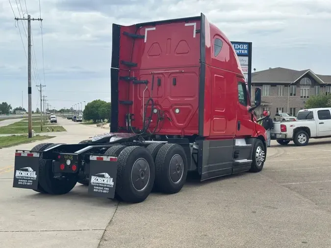 2022 FREIGHTLINER Cascadia 1264931892cd5ad70913f6980ab007c6e34