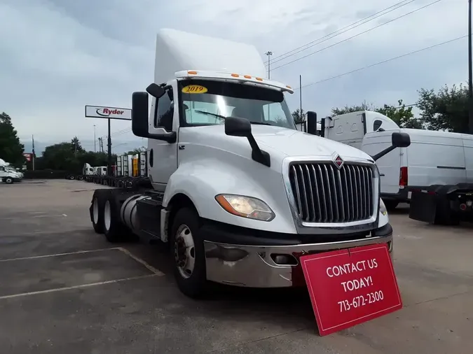 2019 NAVISTAR INTERNATIONAL LT625 DAYCAB T/A