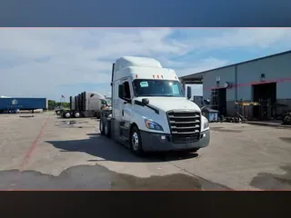 2021 Freightliner Cascadia 126