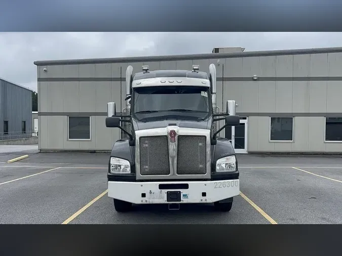 2022 Kenworth T880
