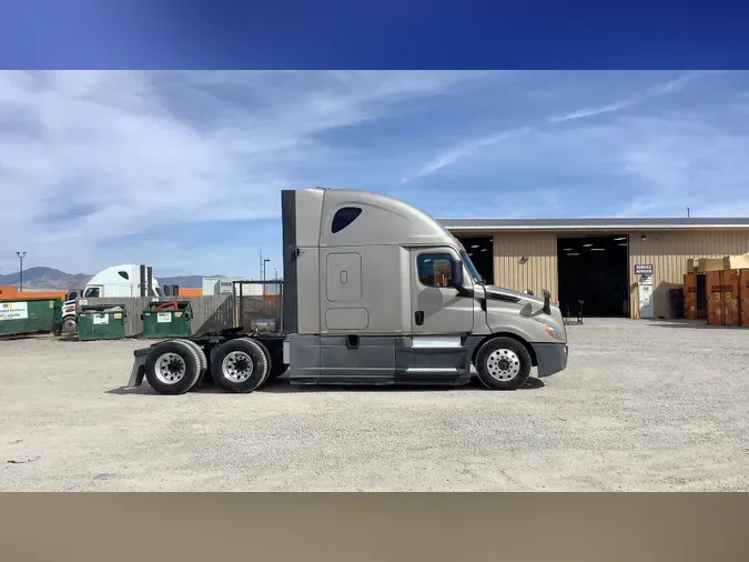 2020 Freightliner Cascadia