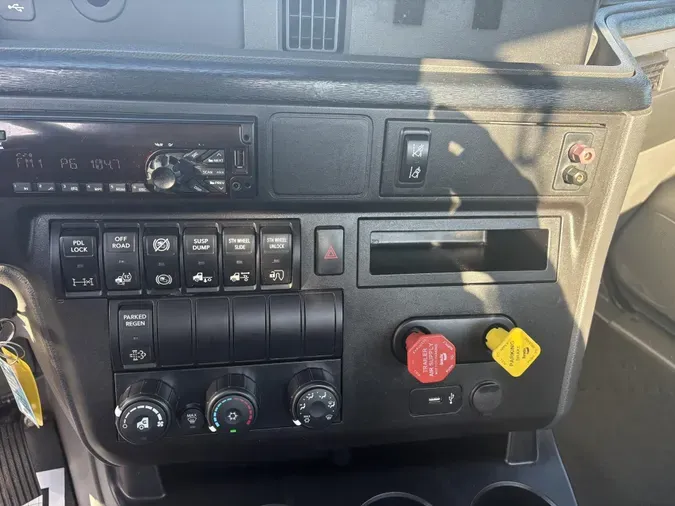 2020 International LT625