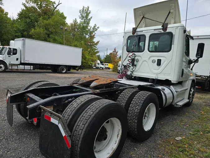 2017 FREIGHTLINER/MERCEDES CASCADIA 125