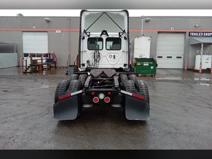 2019 Freightliner Cascadia 126