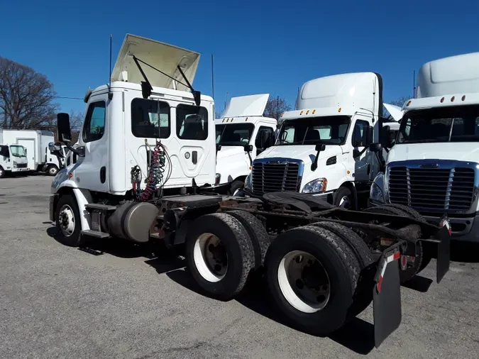 2017 FREIGHTLINER/MERCEDES CASCADIA 113