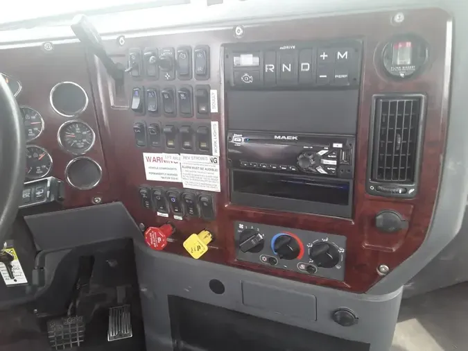 2018 MACK TRUCKS, INC. CHU613