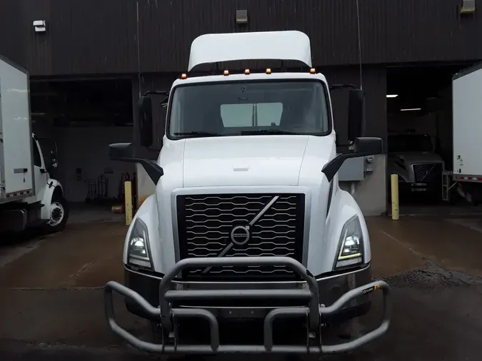 2019 VOLVO VNL64T-300