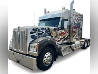 2023 Kenworth W990
