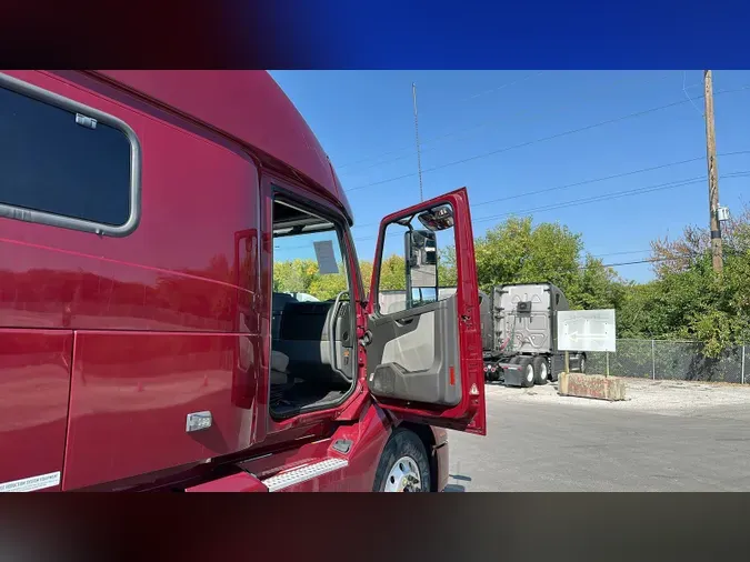 2022 Volvo VNL