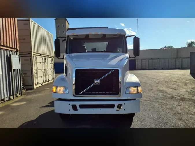 2014 VOLVO VNM42TRACTOR
