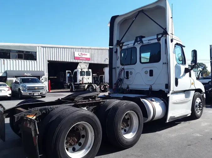 2016 FREIGHTLINER/MERCEDES CASCADIA 125