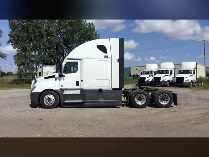 2023 Freightliner Cascadia 126