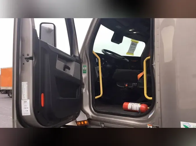 2022 Freightliner Cascadia 1264953632886344623302cd0a469e38c05