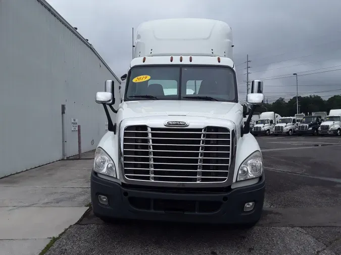 2019 FREIGHTLINER/MERCEDES CASCADIA 125