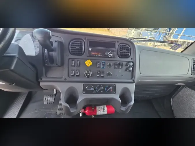 2019 FREIGHTLINER/MERCEDES M2 106