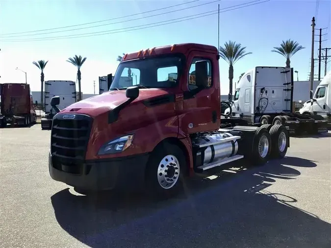 2020 FREIGHTLINER CA126