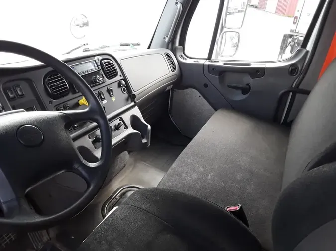 2020 FREIGHTLINER M2 106