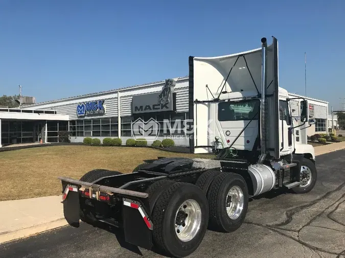 2025 MACK AN64T