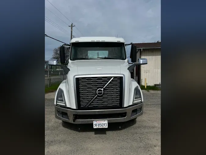 2019 VOLVO VNL42T 300