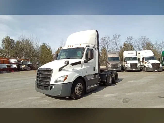 2020 Freightliner Cascadia 126