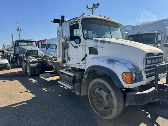 2006 MACK GRANITE CV713